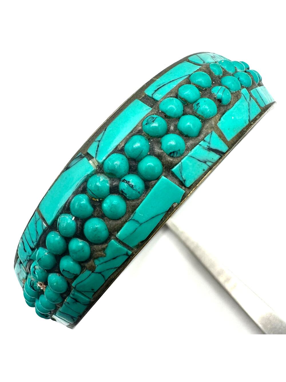 Vintage gold tone brass faux turquoise howlite inlay studded bangle bracelet